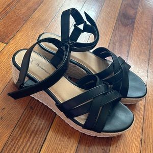 Size 8 Womens wedged sandals